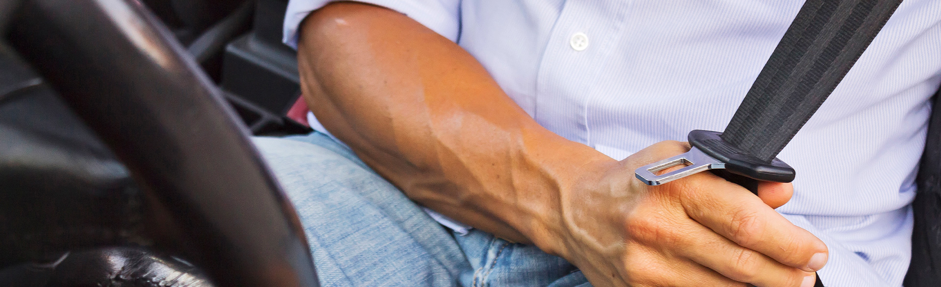 ¿Qué hacer cuando tienes el cinturón de seguridad atascado?