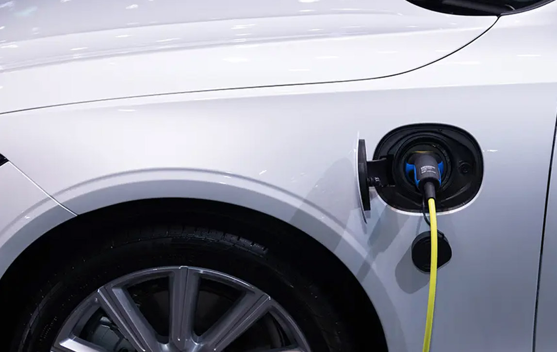 ¿Cómo funcionan los híbridos enchufables?