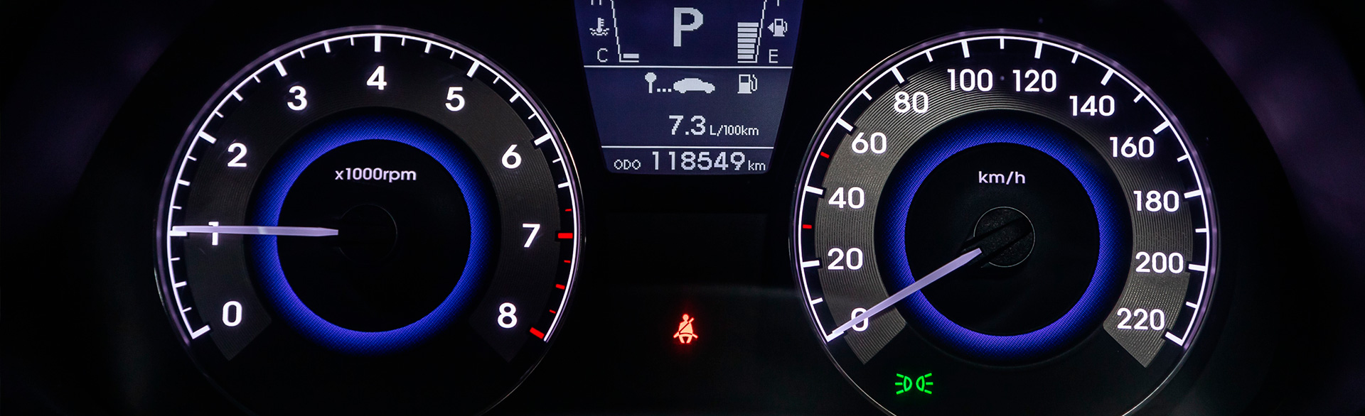 Cuadro de mandos del coche: ¿Qué significan sus luces?