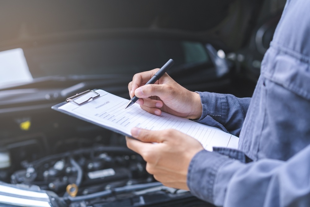 Revisión cárter del coche